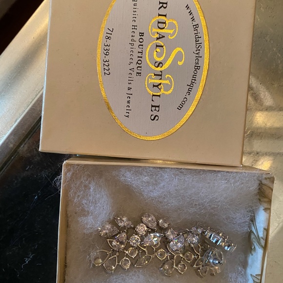 Bridal styles E140 Classic CZ Floral Earrings - Picture 4 of 4